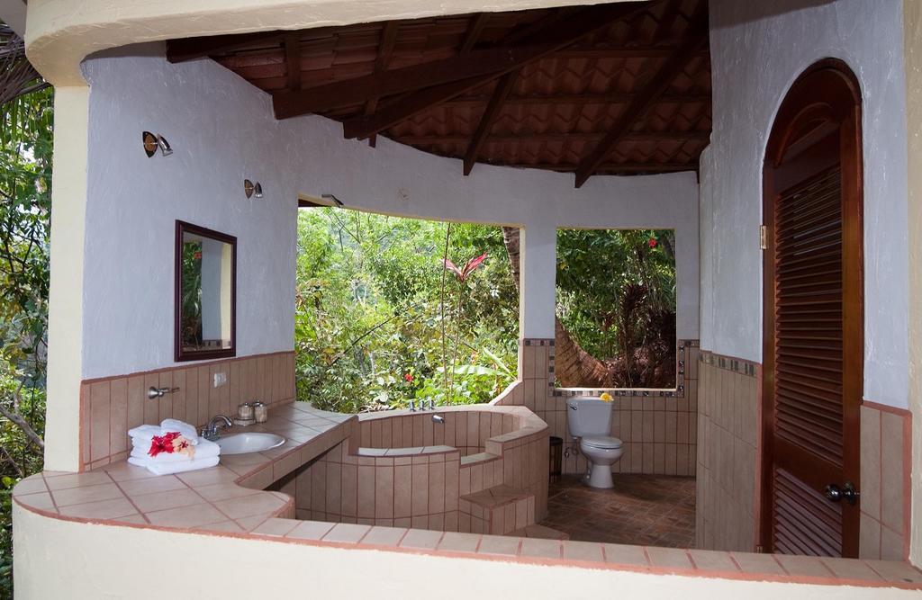 Lagunavista Villas Carate Εξωτερικό φωτογραφία